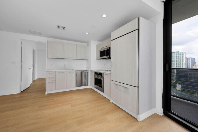 Foto del edificio - 45 SW 9th St