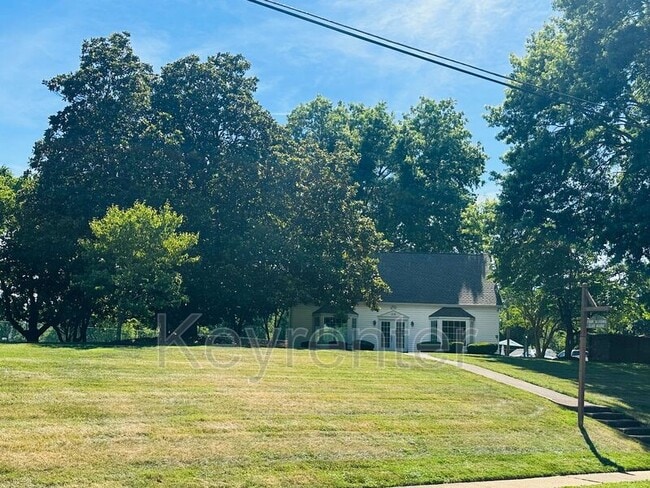 Building Photo - 11629 S Williamsburg Dr