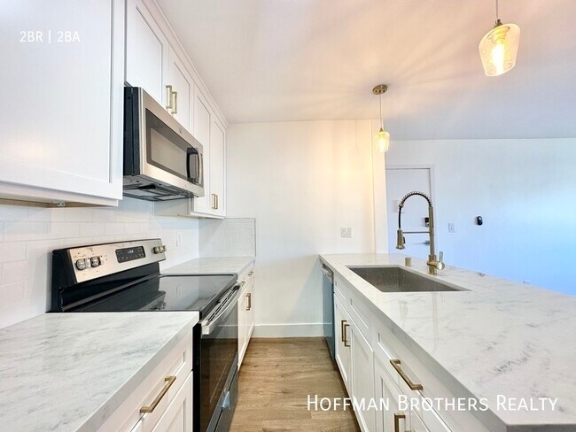 Building Photo - 5111 Harold Way Los Angeles, CA 90027