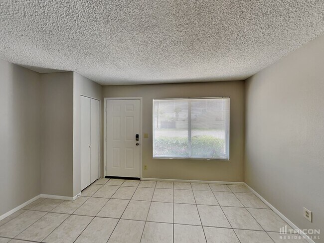 Building Photo - 20414 N 14th Avenue Phoenix AZ