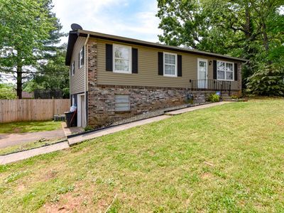 Building Photo - 410 Smoky Mountain Dr