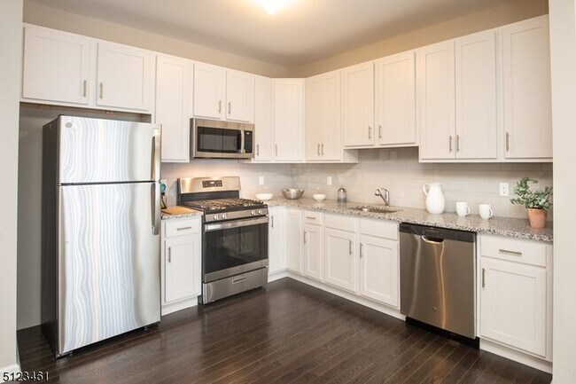 Foto del edificio - 38 Arlene Ct