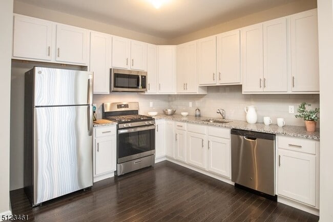 Foto del edificio - 52 Arlene Ct