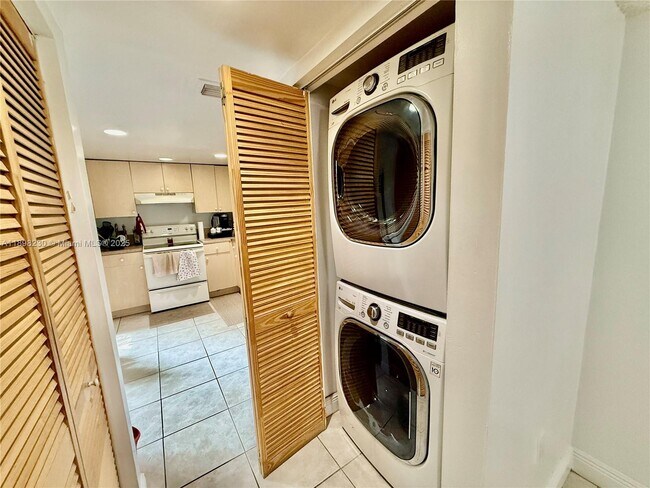 Foto del edificio - 8331 SW 157th Ave