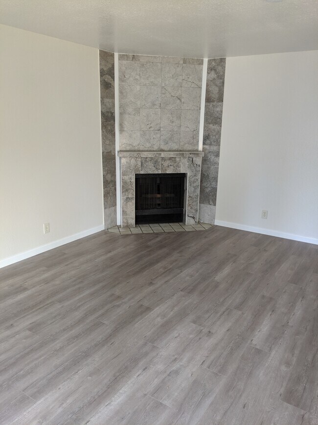 Living room - 38631 Hastings St