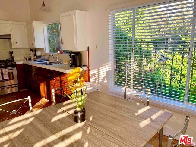 Foto del edificio - 1152 N Ogden Dr