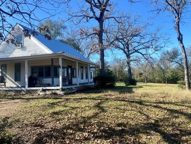 Foto del edificio - Beautiful 3/2 Farmhouse on Acreage