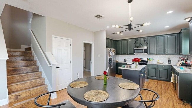Building Photo - Comfortable Round Rock living with space, style, and everyday convenience
