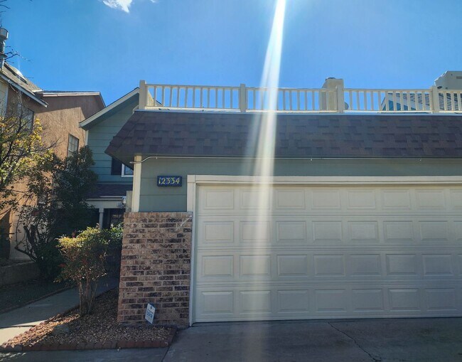 Foto del edificio - Three Bedroom Charming Neighborhood