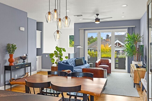 Building Photo - Modern Furnished Townhome in Downtown Napa