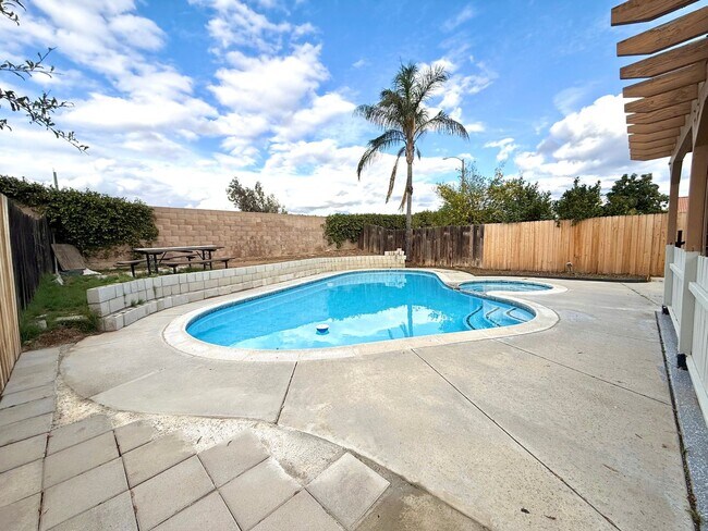 Foto del edificio - 3 Bedroom, 2 Bath Home in Moreno Valley for $2,895.00