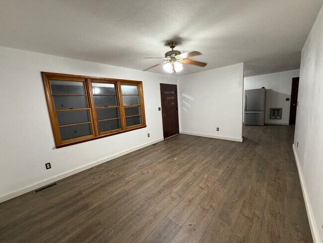 Foto del edificio - 502 Bluebird Dr