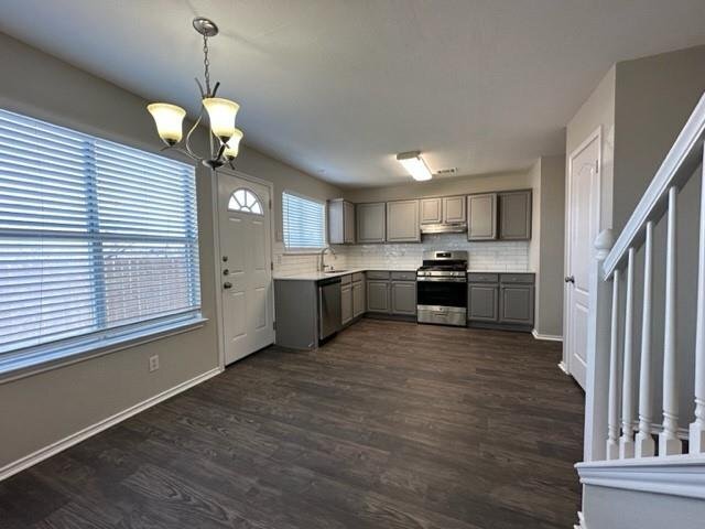 Foto del edificio - 1504 Zephyr Ln