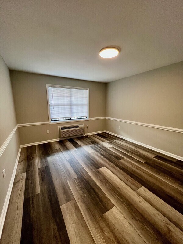 Building Photo - 589 Star Light Dr