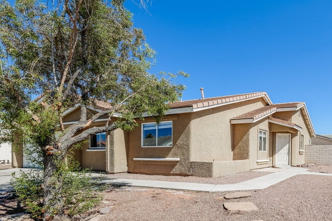 Foto del edificio - 2306 Hollow Oak Ave