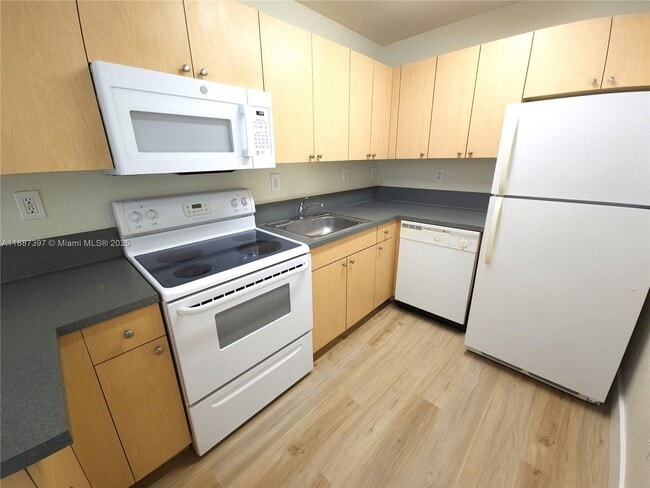 Foto del edificio - 437 SW 7th St