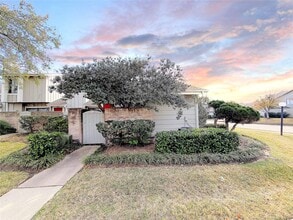 Building Photo - 7103 Brendam Ln