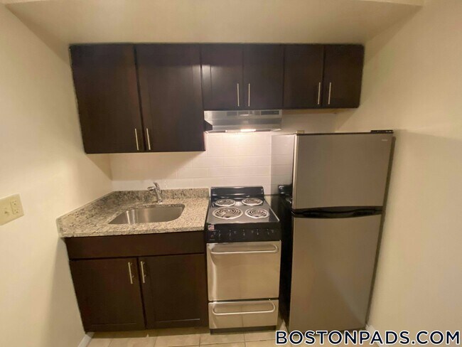 Building Photo - 62 Boylston St