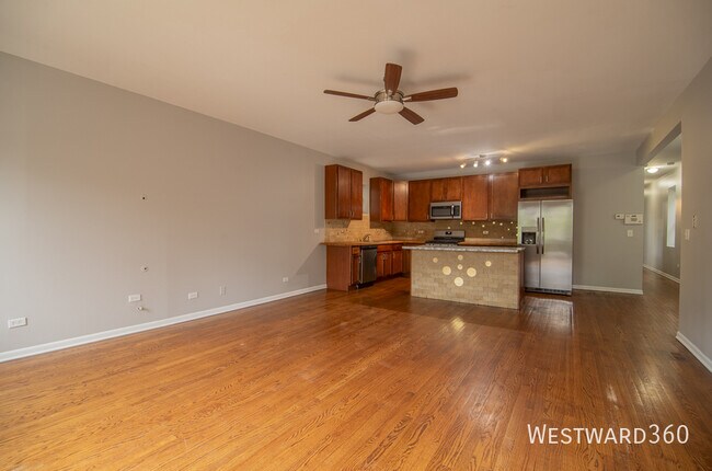 Foto del edificio - 2328 W Washington Blvd