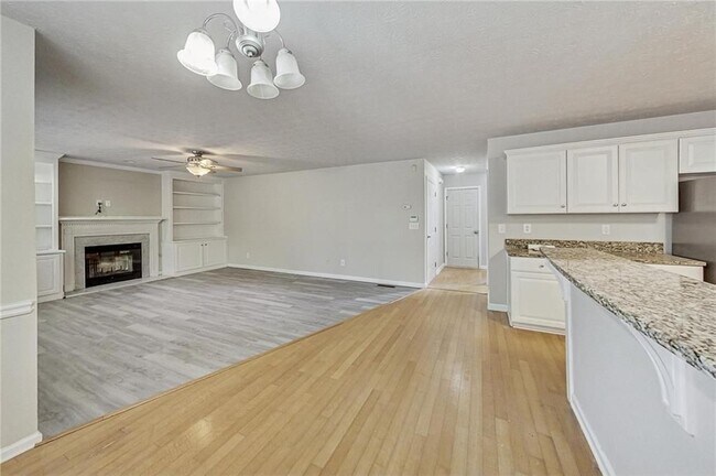 Foto del edificio - 326 Canterbury Pl Dr