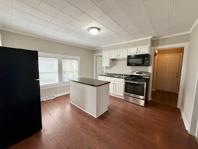 Building Photo - 409 N Crigler St