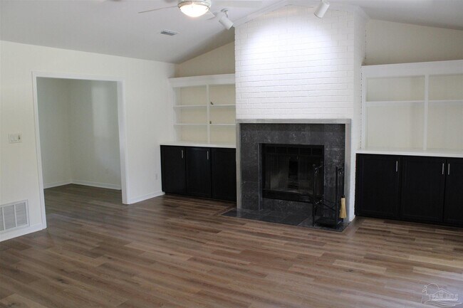 Building Photo - 4621 Shannon Cir