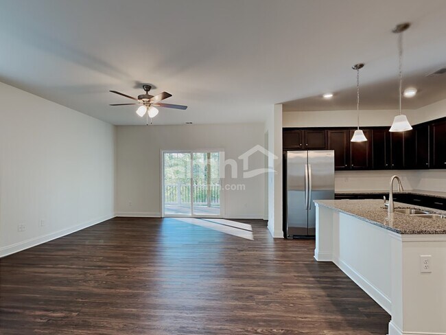 Foto del edificio - 5275 Valley Dr