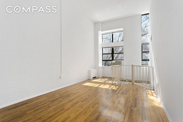 Foto principal - 215 W 84th St