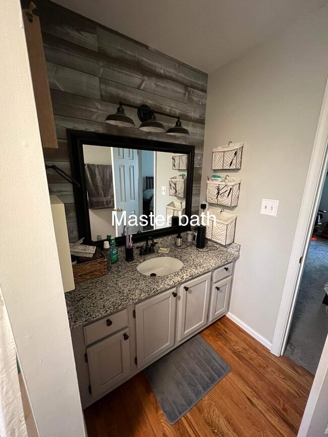 Building Photo - 8443 Kitchener Dr