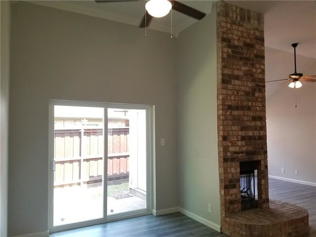 Foto del edificio - 5608 Fox Hunt Dr