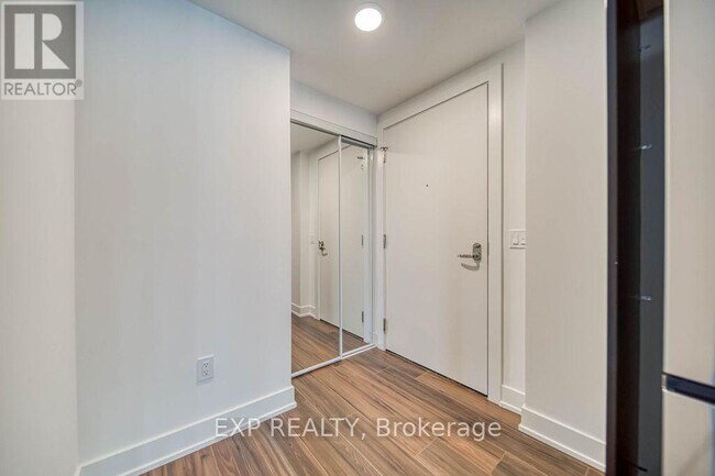 Building Photo - 8 Cedarland Dr