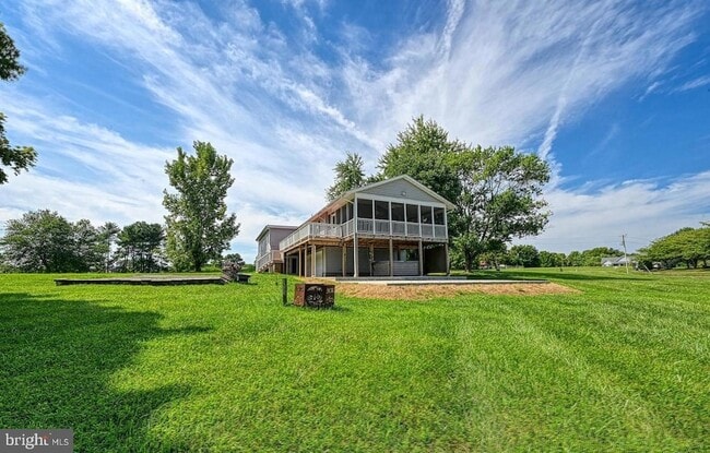 Building Photo - 26 Lake Ct