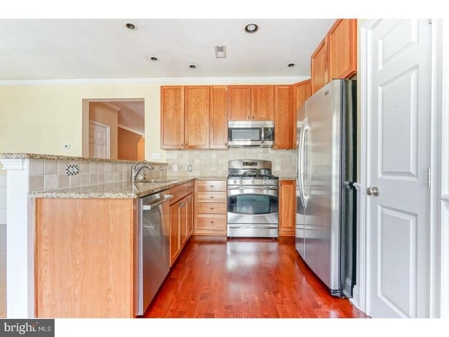 Building Photo - 508 Captains Way