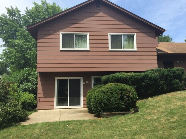 Foto del edificio - 4308 Dakota Dr