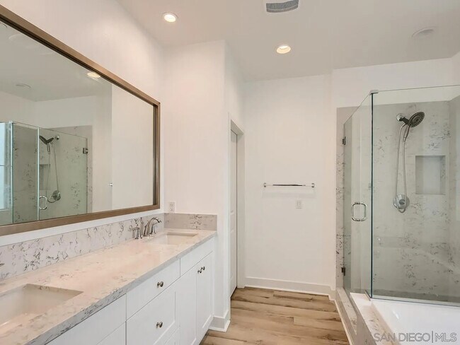 Building Photo - 8710 Barbados Ln