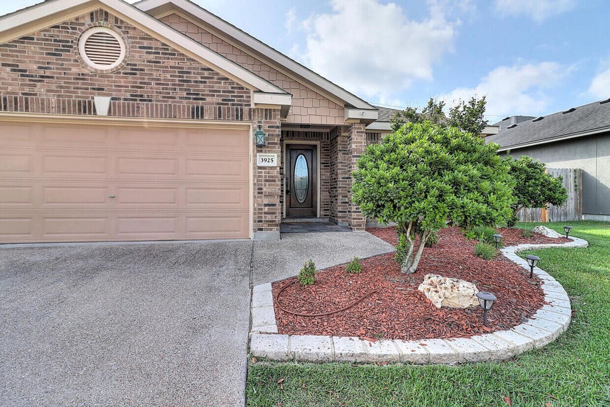 Primary Photo - 3925 Keighley Xing - 4/bed 2/bath $2295/mo