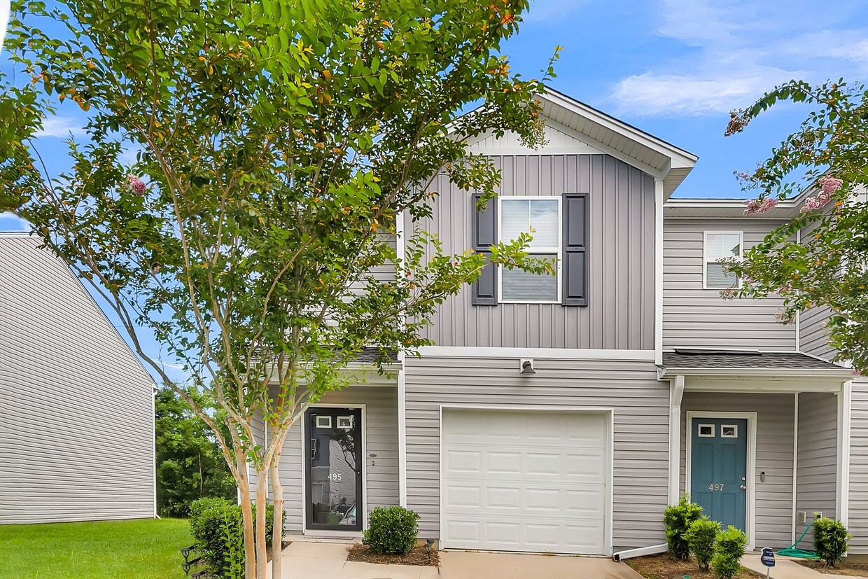 Primary Photo - Beautiful Goose Creek Townhome!