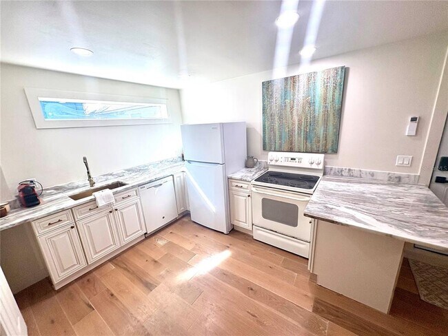 Foto del edificio - 3022 Beach Blvd S