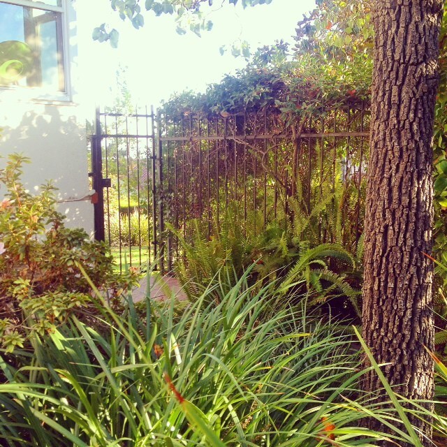Foto del edificio - 4860 Bonvue Ave