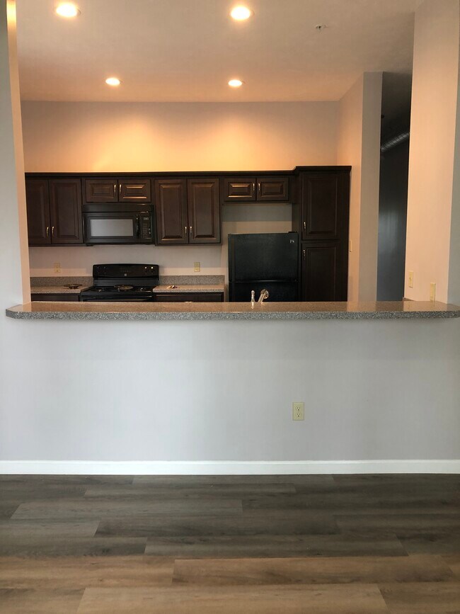 Foto del edificio - 437 W 6th St