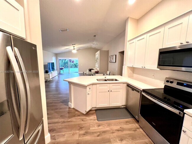 Foto del edificio - 4280 Ironwood Ct