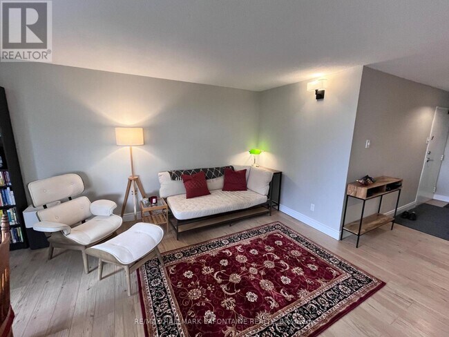 Building Photo - 475-475 Laurier Ave W