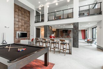 Building Photo - 1930 Kingsley Dr