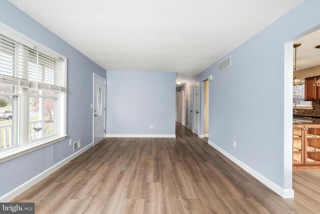 Building Photo - 29 Anita Dr