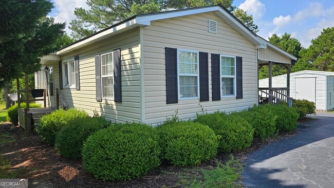 Building Photo - 447 GA-87