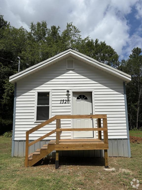 Building Photo - 1520 Race Track Rd