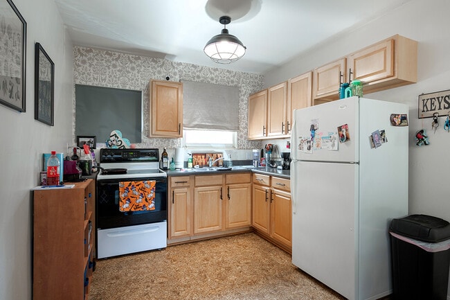 Foto del edificio - 4979 Randlett Dr