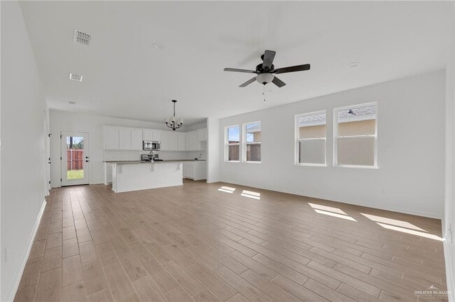 Building Photo - 2600 N Day Lily Ave