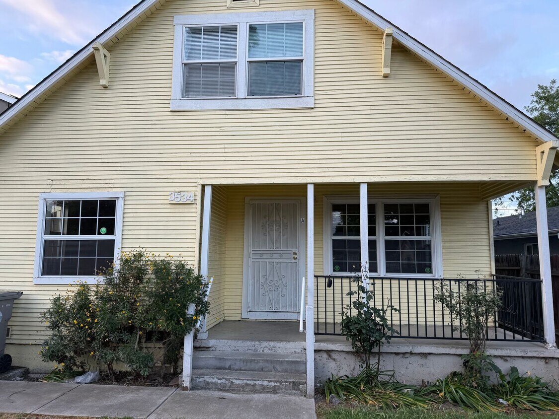 Primary Photo - 3534 20th Ave