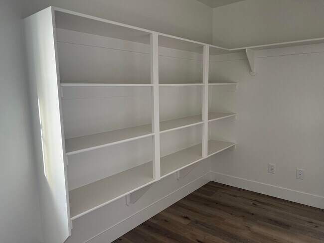 Foto del edificio - New 3 Bed 2.5 Bath home in the Maple Tree Meadows Subdivision - **DO NOT APPLY WITH LEGACY**